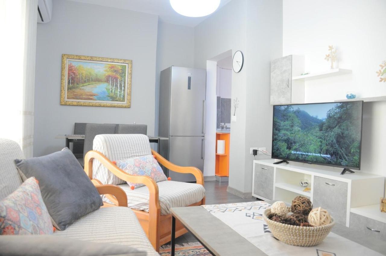 "Tata'S New Home!" Tirana Extérieur photo